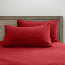 Velosso Red Teddy Fleece Pillowcase 2 Pack - Wilko - thumbnail 3