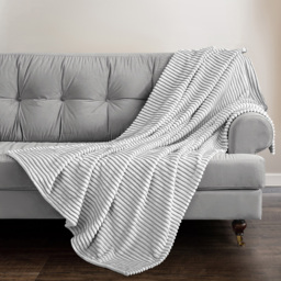 Velosso Charcoal Corduroy Printed Throw 150 x 200cm - Size: 150 x 200 x 1cm - Wilko - thumbnail 3