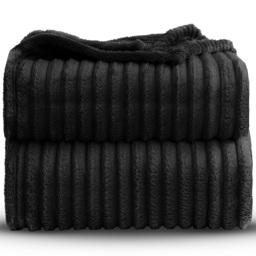 Velosso Bellissima Black Plush Throw 305 x 305cm - Size: 305 x 305 x 1cm - Wilko - thumbnail 4