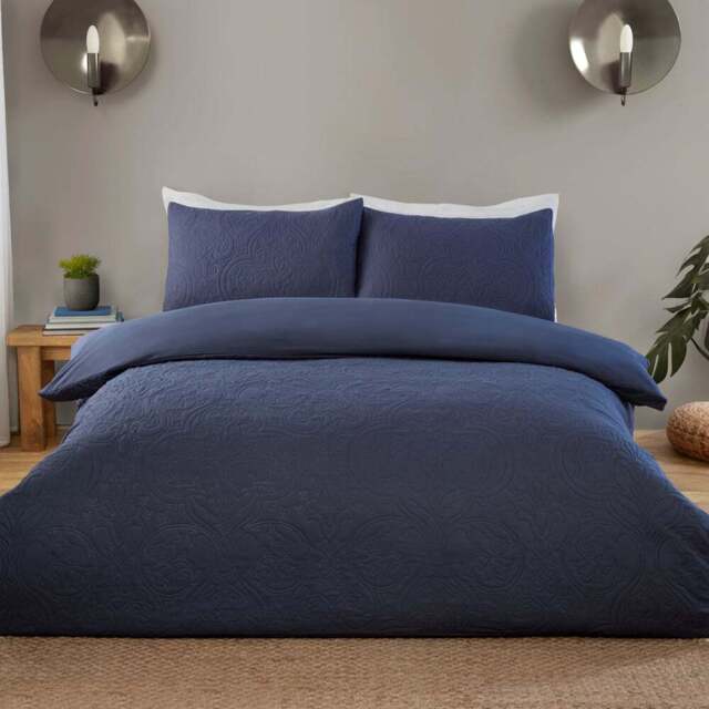 Sanderson Pinsonic Duvet Set Navy Superking - Size: Super King - Divante - Wilko - image 1