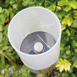 Luxform Jamaica LED Solar Spike Light - Size: 9.1 x 9.1 x 91.1cm - Silver - Wilko - thumbnail 5