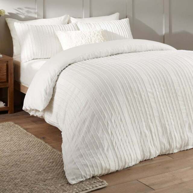 Duvet Day Harrison Single White Stripe Printed Duvet Set - Wilko - image 1