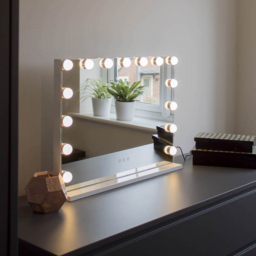 Jack Stonehouse White Sophia Hollywood Vanity Mirror with 15 LED Bulbs - Size: 58 x 44cm - Wilko - thumbnail 3