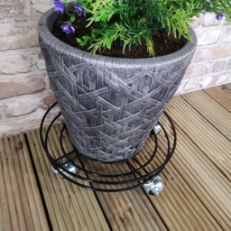 Tom Chambers Handcrafted Round Black Metal Garden Pot Stand 37cm - Size: 37 x 37 x 37cm - Wilko - thumbnail 6