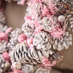 Dibor Pink Winter Sparkle Artificial Christmas Wreath with Pinecones 39cm - Size: 39 x 39 x 9.5cm - White - Wilko - thumbnail 5