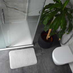 Allure Bath Fashions Light Grey Memory Foam Bath Mat 40 x 60cm - Silver - Wilko - thumbnail 3