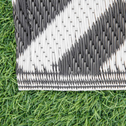 Outsunny Black and White Reversible Outdoor Rug 182 x 274cm - Size: 182 x 274 x 0.3cm - Wilko - thumbnail 4