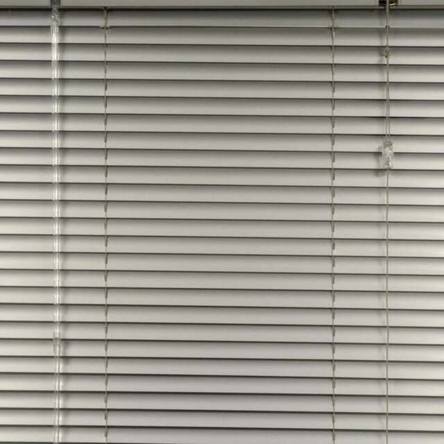 Aluminium Venetian Blind Silver 160 x 60cm - Size: W 60 x D 160cm - Wilko
