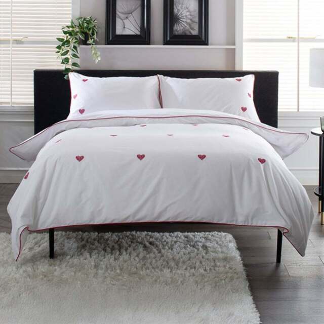The Lyndon Company Filigree Hearts King Size White Duvet Set - Wilko - image 1