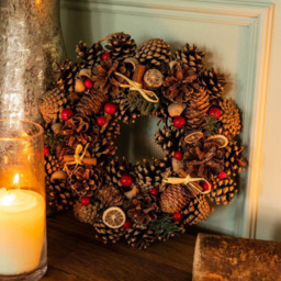 Marco Paul Pinecone Christmas Wreath 30cm - Size: 30 x 30 x 10cm - Brown - Wilko - thumbnail 5