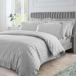 Velosso Hilton King Size Grey Stripe Duvet Set - Silver - Wilko