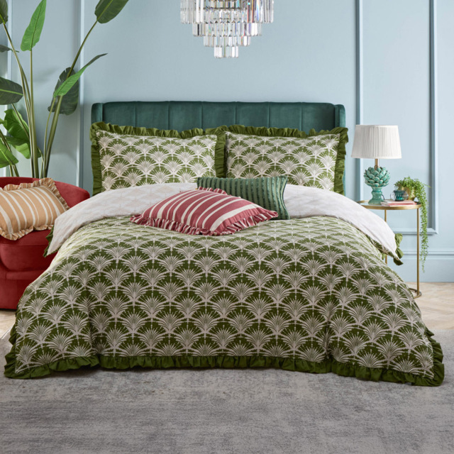 furn. Deco King Size Moss Palm Printed Ruffle Duvet Set - Green - Wilko - image 1