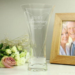 Personalised Memento Personalised Ruby Anniversary Large Hand Cut Heart Vase - Size: 1.4 x 2.5 x 1.4cm - Clear - Wilko - thumbnail 3