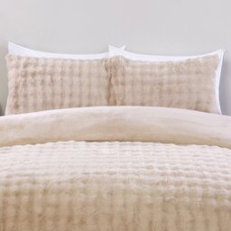 Aurora Soft Faux Fur Duvet Set Champagne Superking - Wilko - thumbnail 4