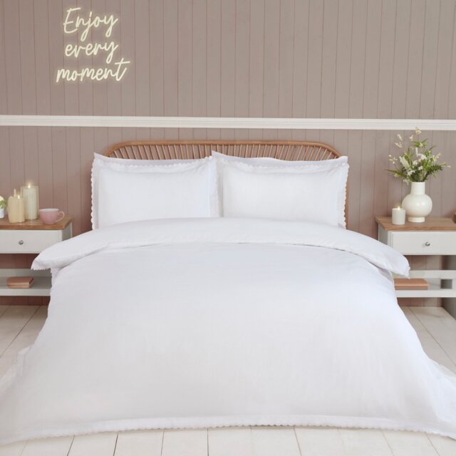 Scallop Edge Duvet Set Blush Superking - Size: Super King - Wilko - image 1
