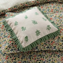 V&A Verdant Bouquet Green Cushion 45 x 45cm - Wilko - thumbnail 3