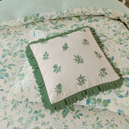 V&A Verdant Bouquet Green Cushion 45 x 45cm - Wilko - thumbnail 4
