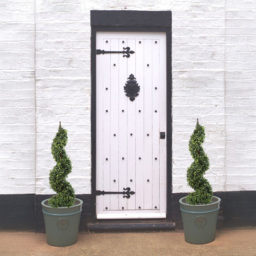 Leaf Boxwood Tower Artificial Tree with Spiral Metal Top 90cm - Size: 90 x 25 x 25cm - Green - Wilko - thumbnail 3