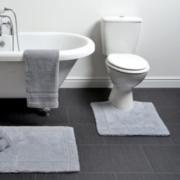 Allure Bath Fashions Elegance Dove Grey Reversible Pedestal Mat 53 x 55cm - Wilko - thumbnail 3