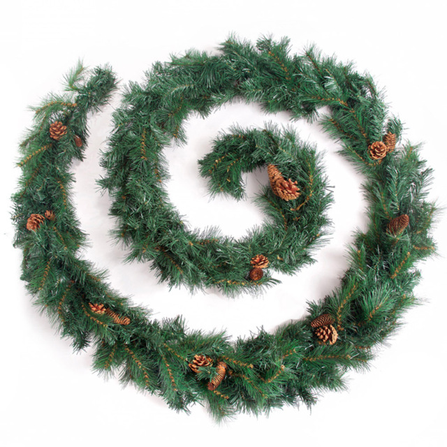 Best Artificial Christmas Garland with Colorado Pine and Spruce Tips 370cm - Green - Wilko - image 1