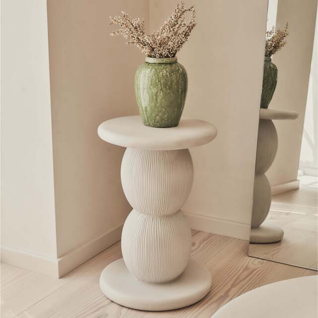 Leonardo - Minimal Concrete Ball Side Table - image 1