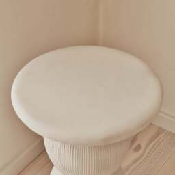 Leonardo - Minimal Concrete Ball Side Table - thumbnail 4
