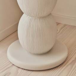 Leonardo - Minimal Concrete Ball Side Table - thumbnail 3