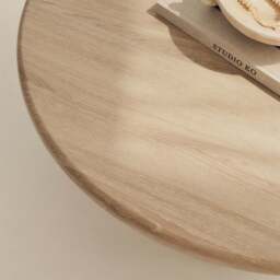 Madison - Large Washed Wood Round Wooden Coffee Table - thumbnail 4