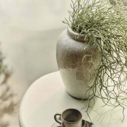 Portera - Ivory Gloss Ceramic Vase - thumbnail 3