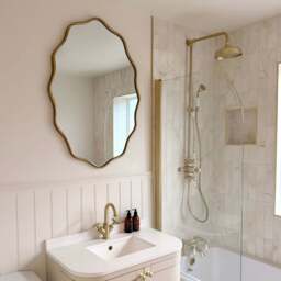 Sabrina - Gold Wavy Oval Metal Wall Mirror 100cm x 70cm - thumbnail 5