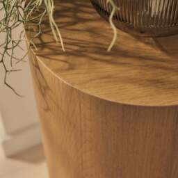 Magna - Warm Wood Wave Plinth - thumbnail 5