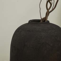 Matera - Large Black Textured Terracotta Vase - thumbnail 4