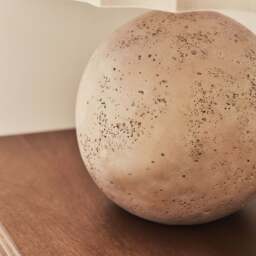 Caia - Travertine Scallop Shade Table Lamp - thumbnail 4
