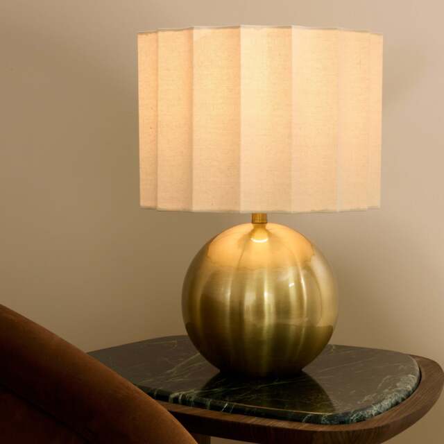 Caia - Antique Gold Scallop Shade Table Lamp - image 1