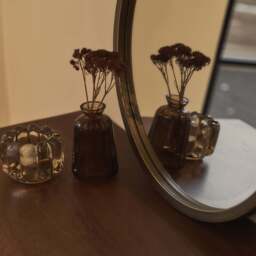 Higgins - Gold Metal Modern Round Wall Mirror 40cm x 40cm - thumbnail 3