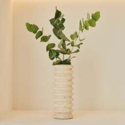 Varella - Large Cream Travertine Ribbed Decorative Vase 25cm - thumbnail 3