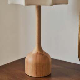 Esme - Light Wood Inverted Scallop Shade Table Lamp - thumbnail 4