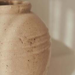 Cyra - Beige Gloss Ceramic Vase - thumbnail 5