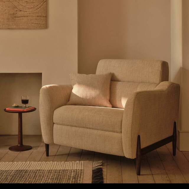 Ercol Bronte Recliner Snuggler - image 1