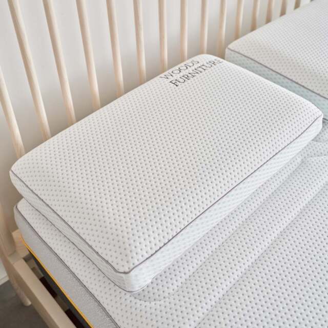 Deluxe Pillow - image 1