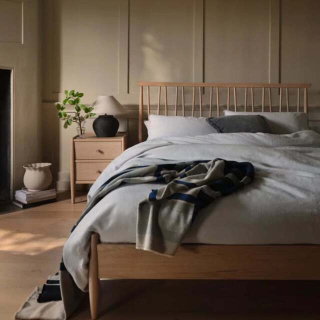 Ercol Winslow Bedframe - image 1
