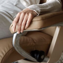 Stressless View Recliner With Signature Base & Footstool - thumbnail 3