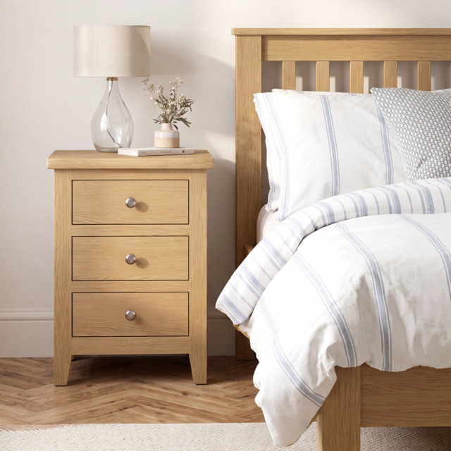 Tetbury Bedside 3 Drawers in Natural Oak - image 1