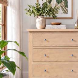 Tavistock 3 drawer chest - thumbnail 4