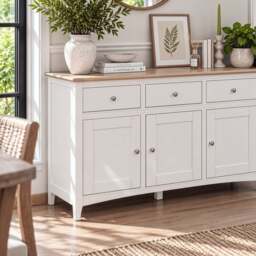 Chiltern 3 Door Sideboard - thumbnail 3