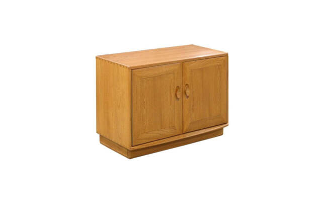 Ercol 3815 Windsor 2 Door Cabinet