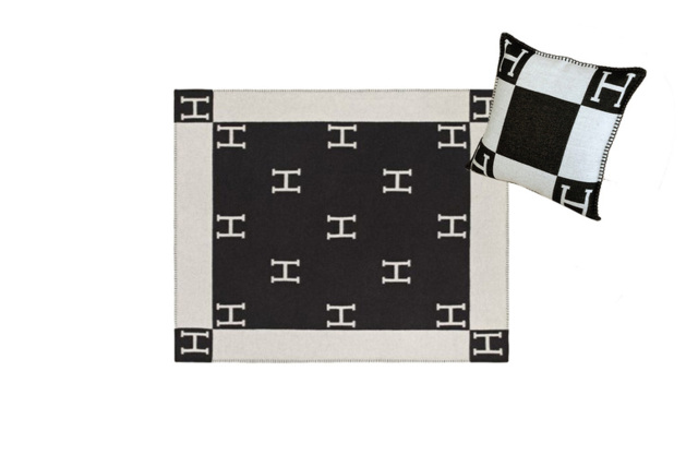 Designer Avalon Cotton Throw Blanket & Pillowcase Set - Ultra Soft, Modern Design, 140x165cm - image 1