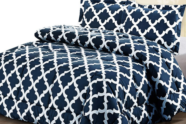 PRICE DROP! All Seasons Printed Coverless Microfibre Duvet - Hypoallergenic, Machine Washable, 4 Sizes, Modern Design - image 1