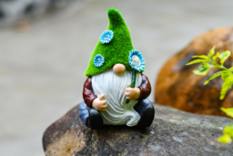 Solar LED Grass Hat Gnome Garden Lights - thumbnail 4