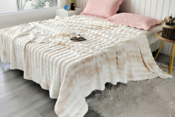 Luxury Faux Fur Throw Blanket - Thick Flannel, Reversible, Machine Washable - 4 Sizes, 5 Colours - thumbnail 4
